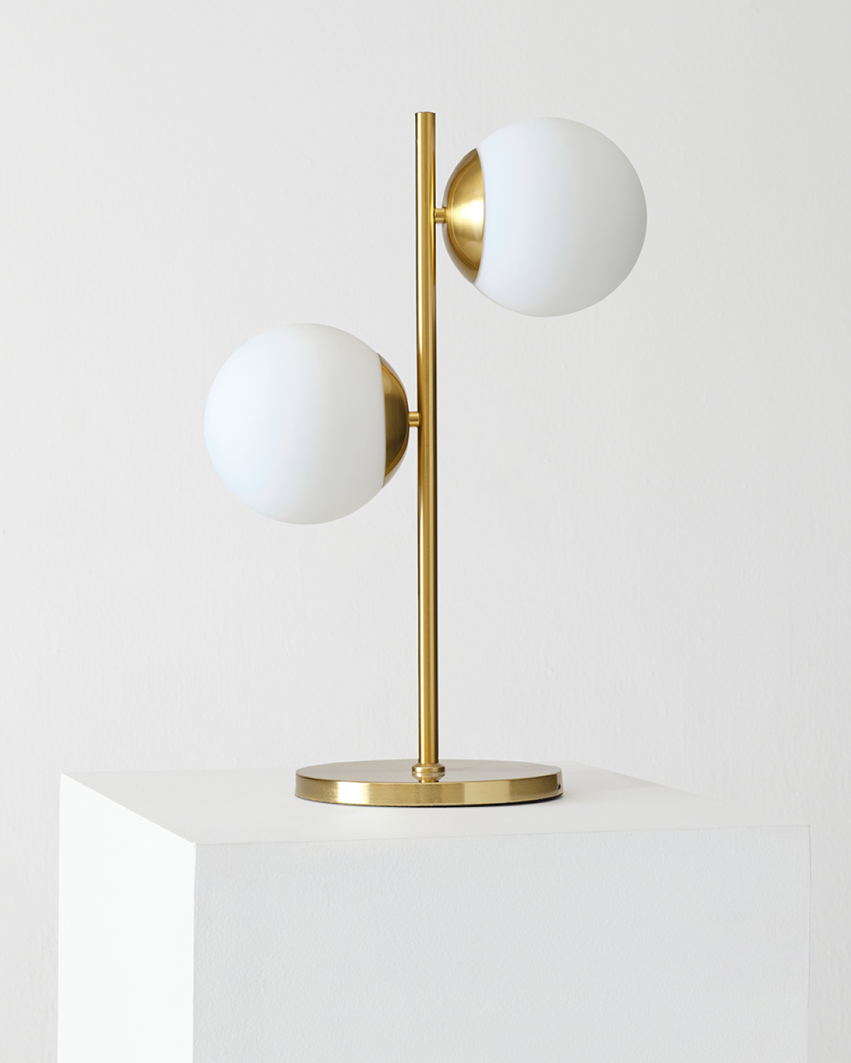 Glowmere Sphere Twin Globe Table Lamp with USB C Charging view 2