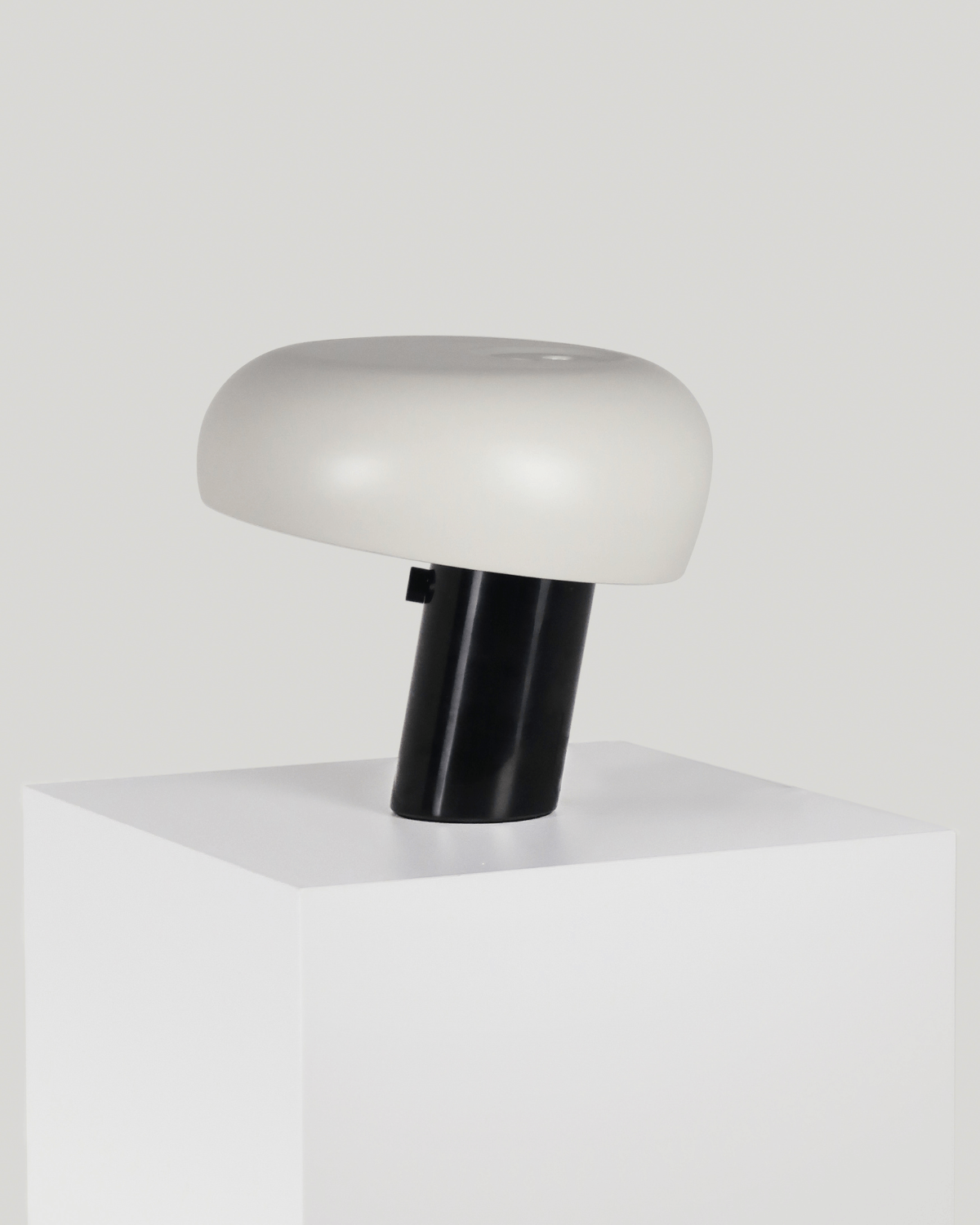 Glowmere Kingpin Transparent Disk Black Marble Table Lamp view 5
